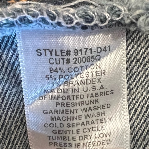 Levi’s, 545 Bermuda shirts, lightly used size 10 - Picture 6 of 7